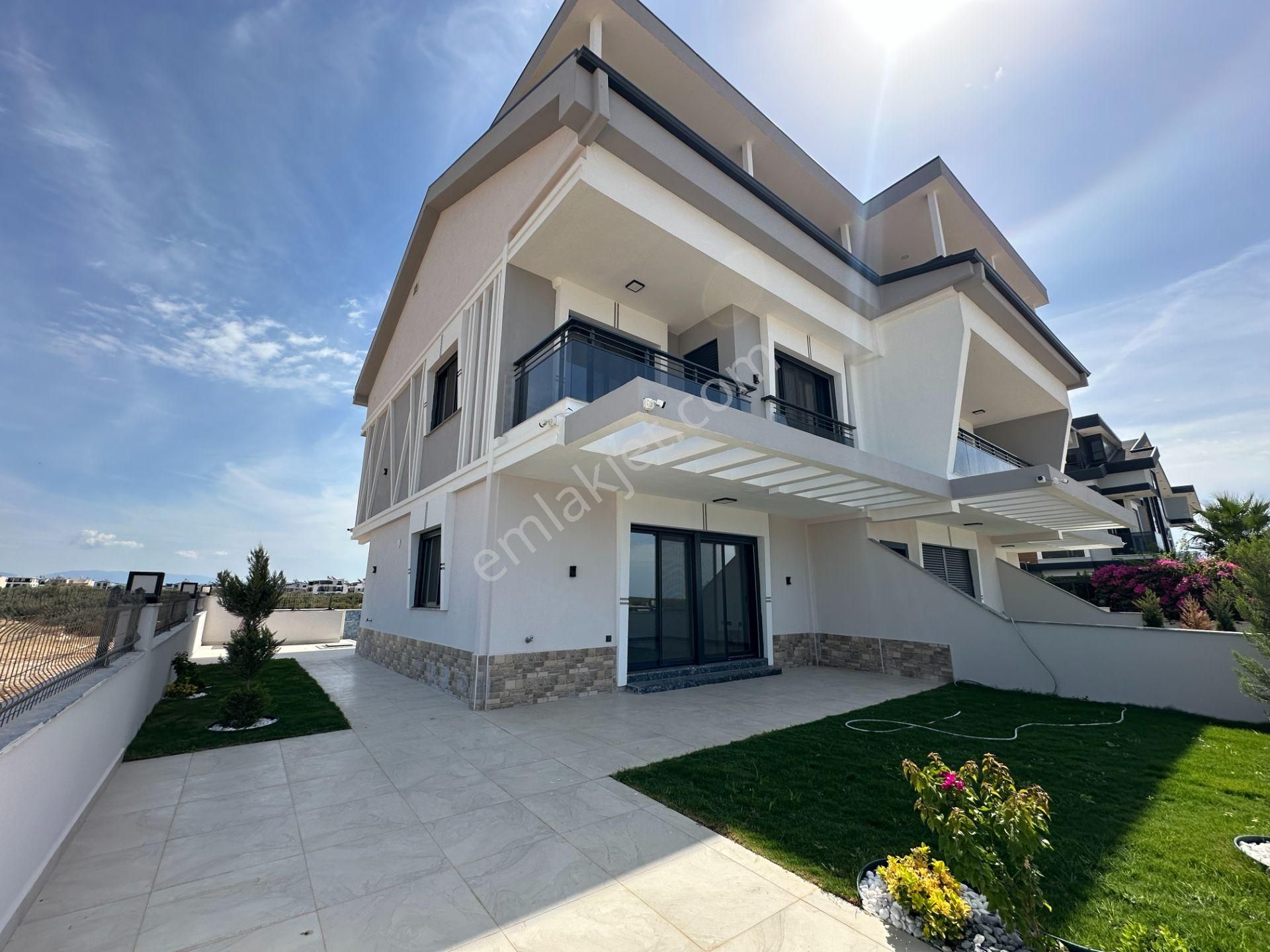 Didim Efeler Satılık Villa Villacı Onur'dan Didim Villalar Bölgesinde Satılık 4+1 Müstakil Havuzlu Lüx Villa