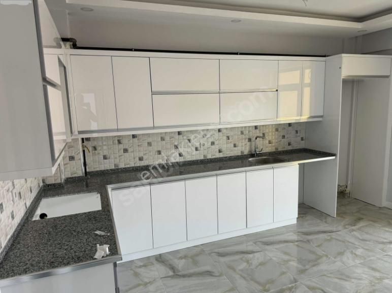 Akşehir Yeni Satılık Daire AKÇAY EMLAK'TAN YENİ MAHALLE SİMAY MARKET ARKASI GARAJLI SATILIK 3+1 DAİRE