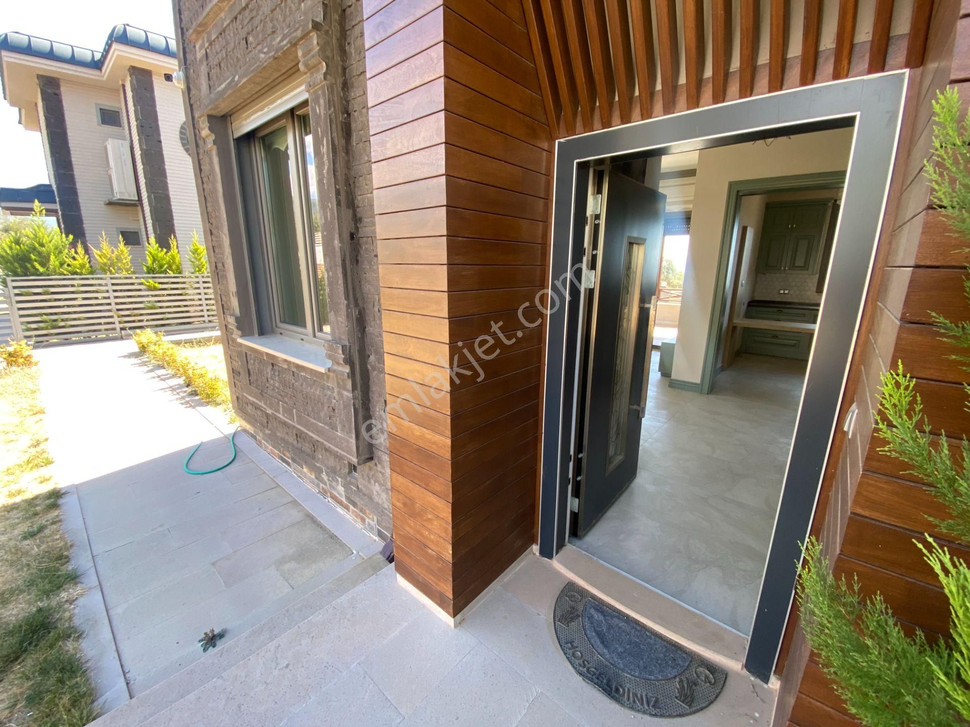 Altınoluk İlkbahr'dan 580m2 Arsa İçinde Müstakil Havuzlu Kapalı Otoparklı Modern Villa - Görsel 2