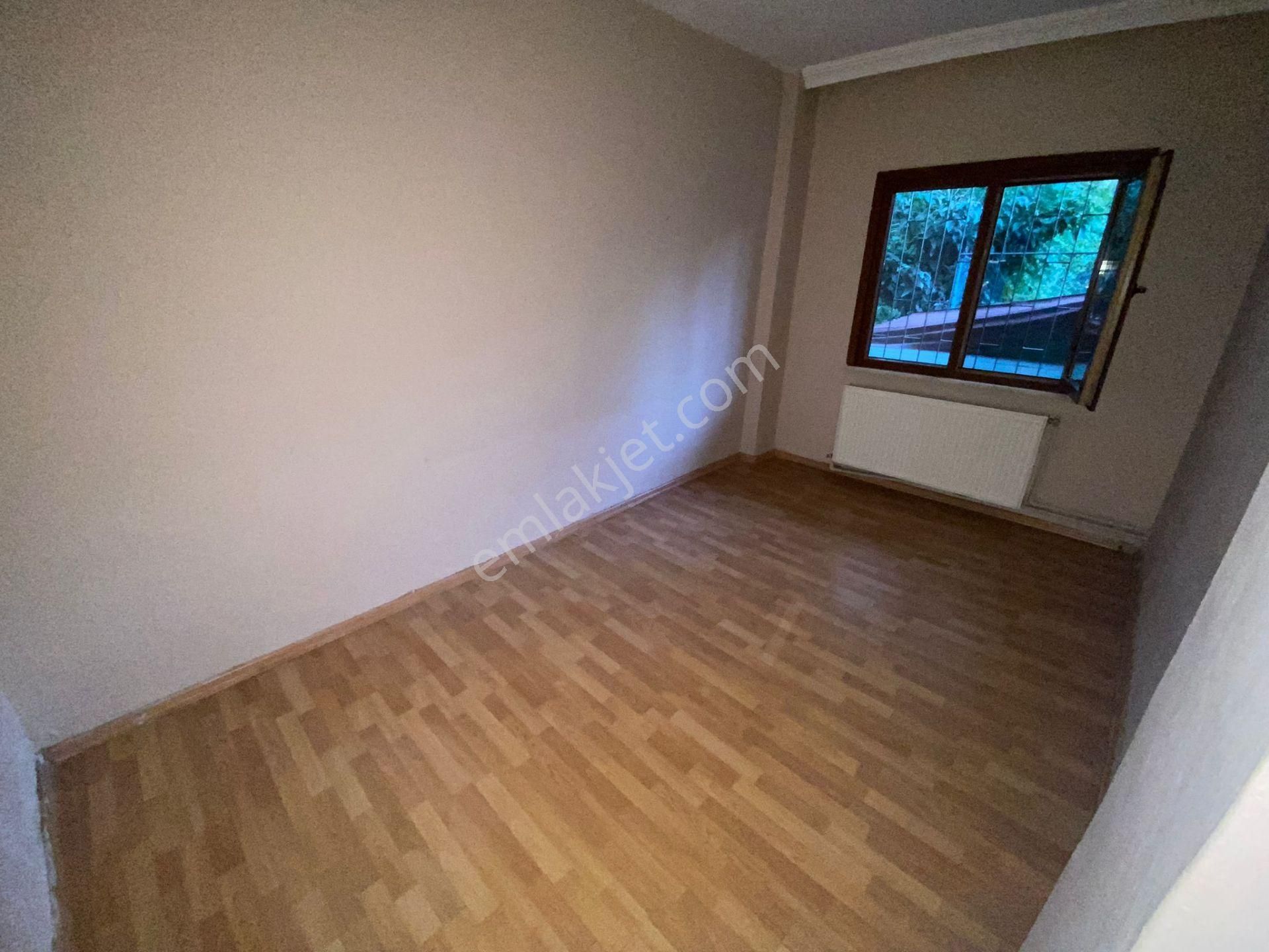 Ataşehir İçerenköy Kiralık Daire  ASIA EMLAK'DAN KOZYATAĞI METRO'YA YÜRÜME MESAFESİNDE 70 M2 1+1 GİRİŞ