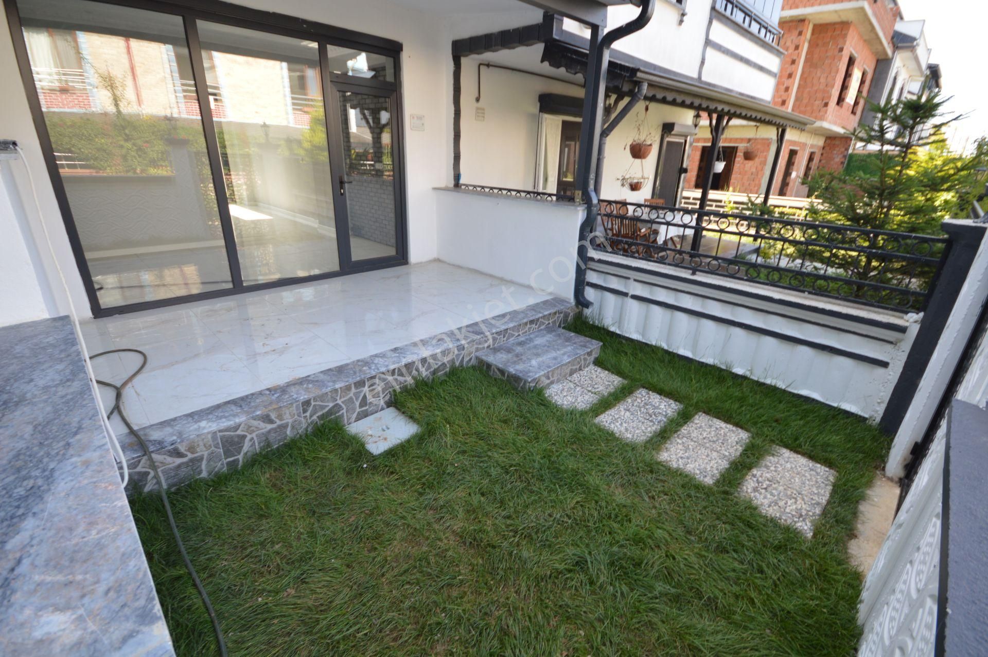 Karasu Yalı Satılık Villa **KOCAALİ'DE ÇİFT CEPHE MÜSTAKİL BAHÇELİ 3+1 TRIBLEKS VİLLA**