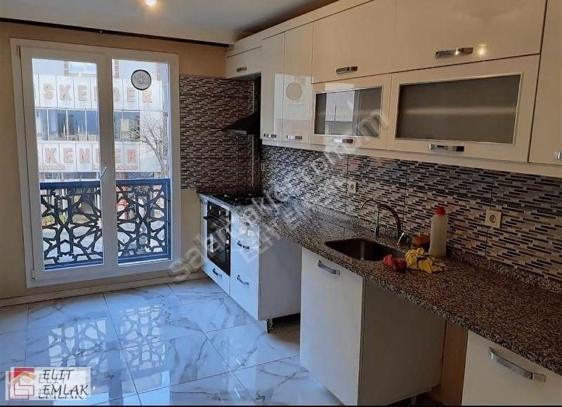 Esenler Kemer Satılık Daire ELİT EMLAK'TAN ATIŞALANI CAD. SATILIK DAİRE.