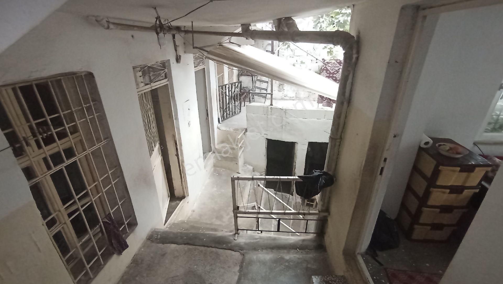 Yukarıbayır Mahlesinde İki Katlı Müstakil Ev - Görsel 22