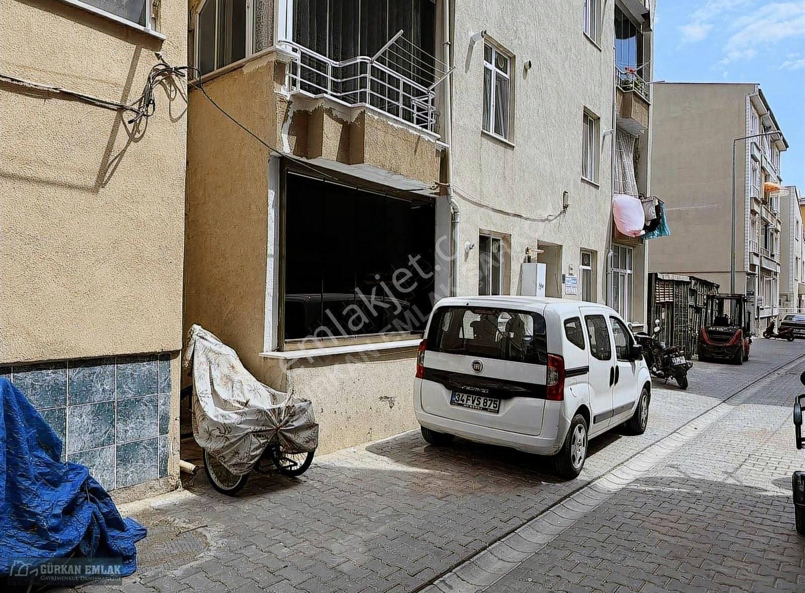 Şarköy İstiklal Satılık Daire Gürkan emlak'tan eşyalı 85m² giriş kat merkezde daire