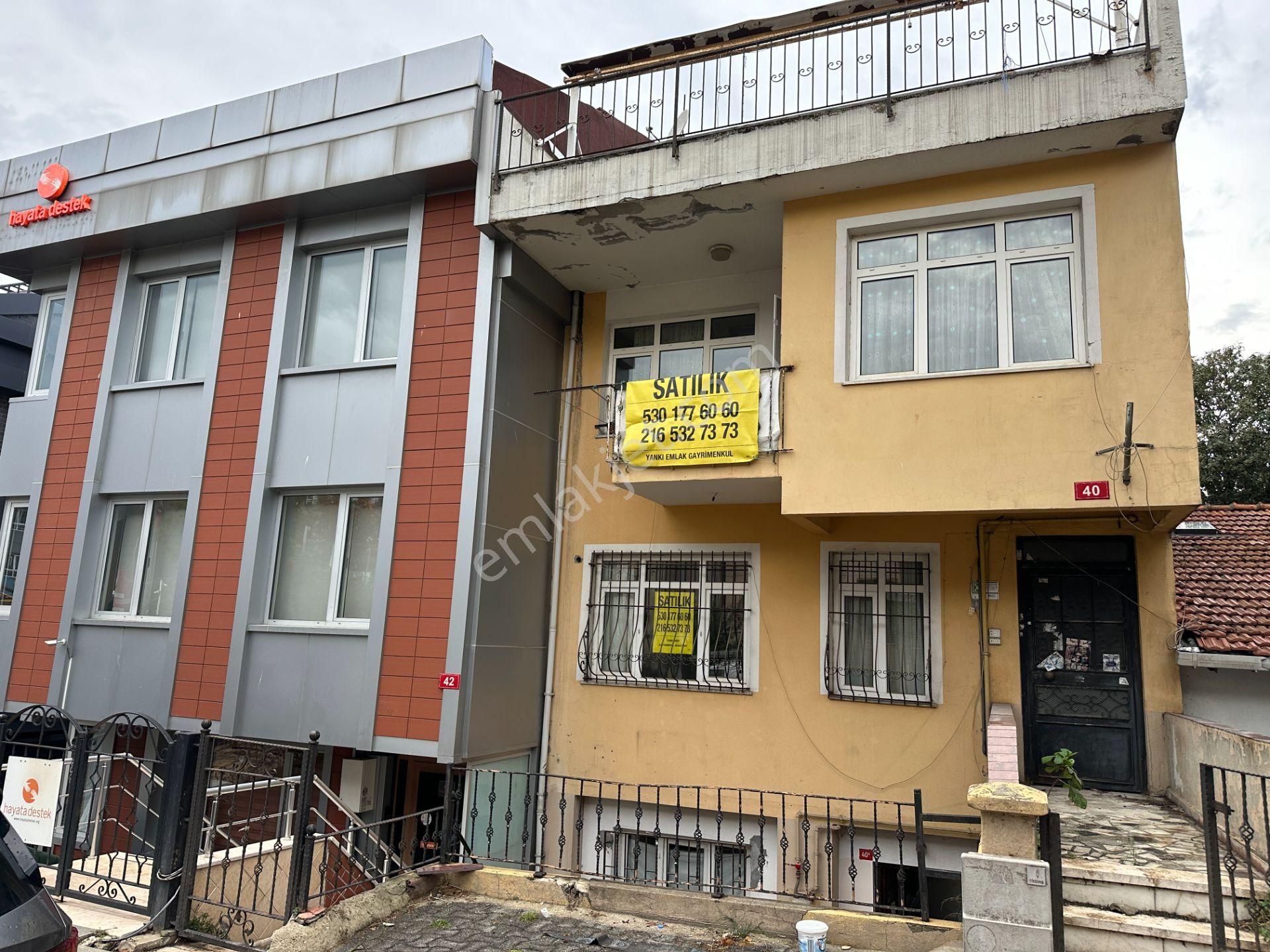 Kadıköy Koşuyolu Satılık Bina  Yankı'dan Koşuyolunda 156 m2 Arsa 7+4 Satılık 300 m2 Müstakil Ev