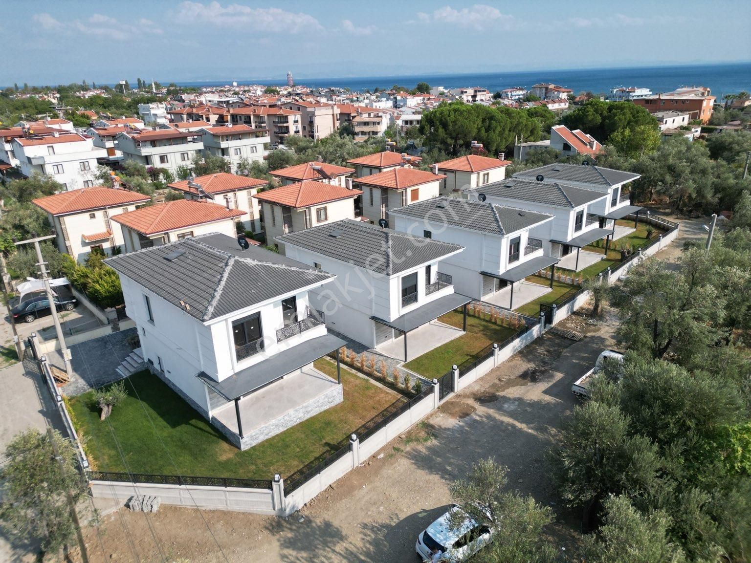 Ayvacık Küçükkuyu Bld. (Mıhlı) Satılık Villa  KÖŞK EMLAK'TAN KÜÇÜKKUYU MIHLI BÖLGESİNDE DENİZE 250m MESAFEDE ULTRA LÜX 4+1 MÜSTAKİL VİLLALAR