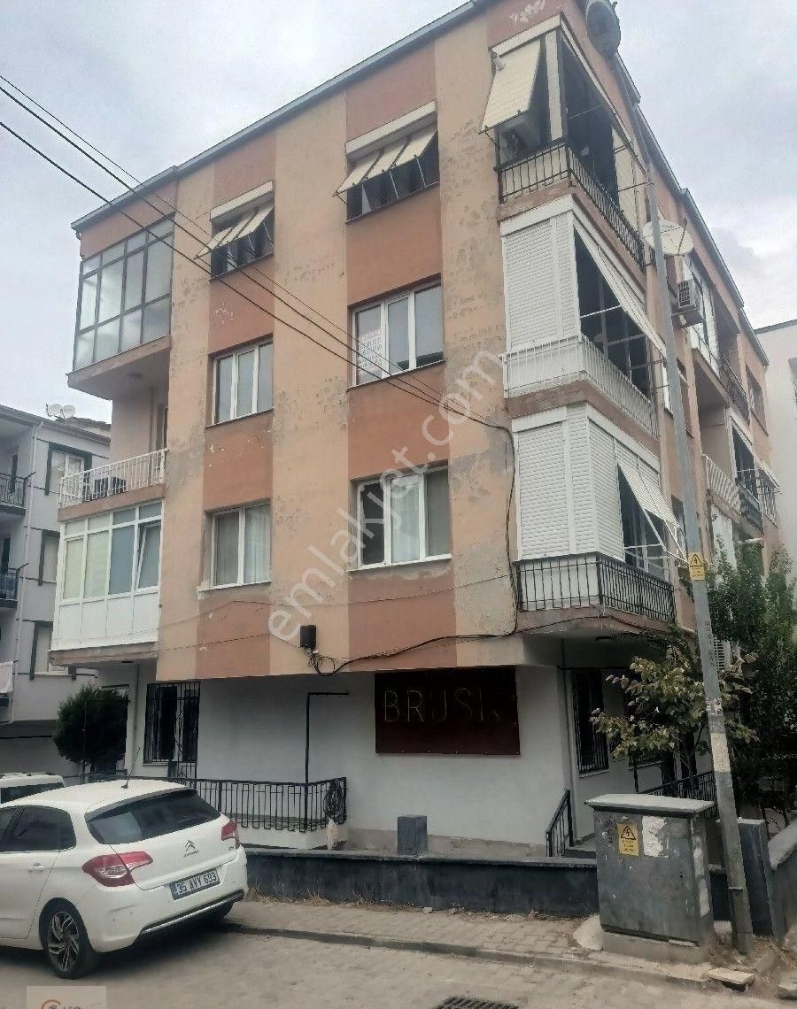 Buca Vali Rahmi Bey Satılık Daire BUCA BELEDİYEYE YÜRÜME MESAFESİNDE 3+1 SATILIK DAİRE