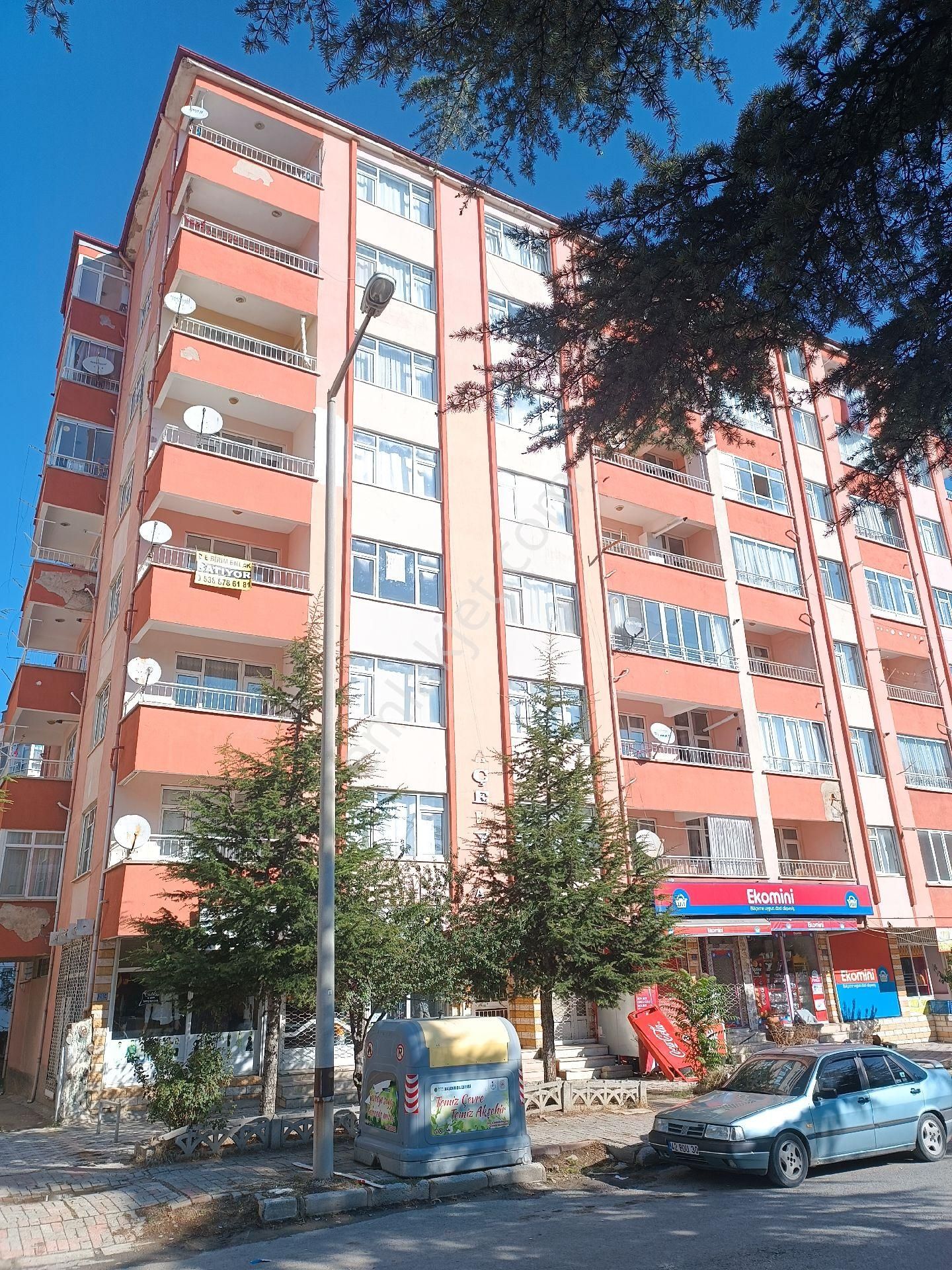 Akşehir Yeni Satılık Daire BİRİMDEN SATILIK ASANSÖRLÜ ARAKAT DAİRE YENİ MAHALLE DE 