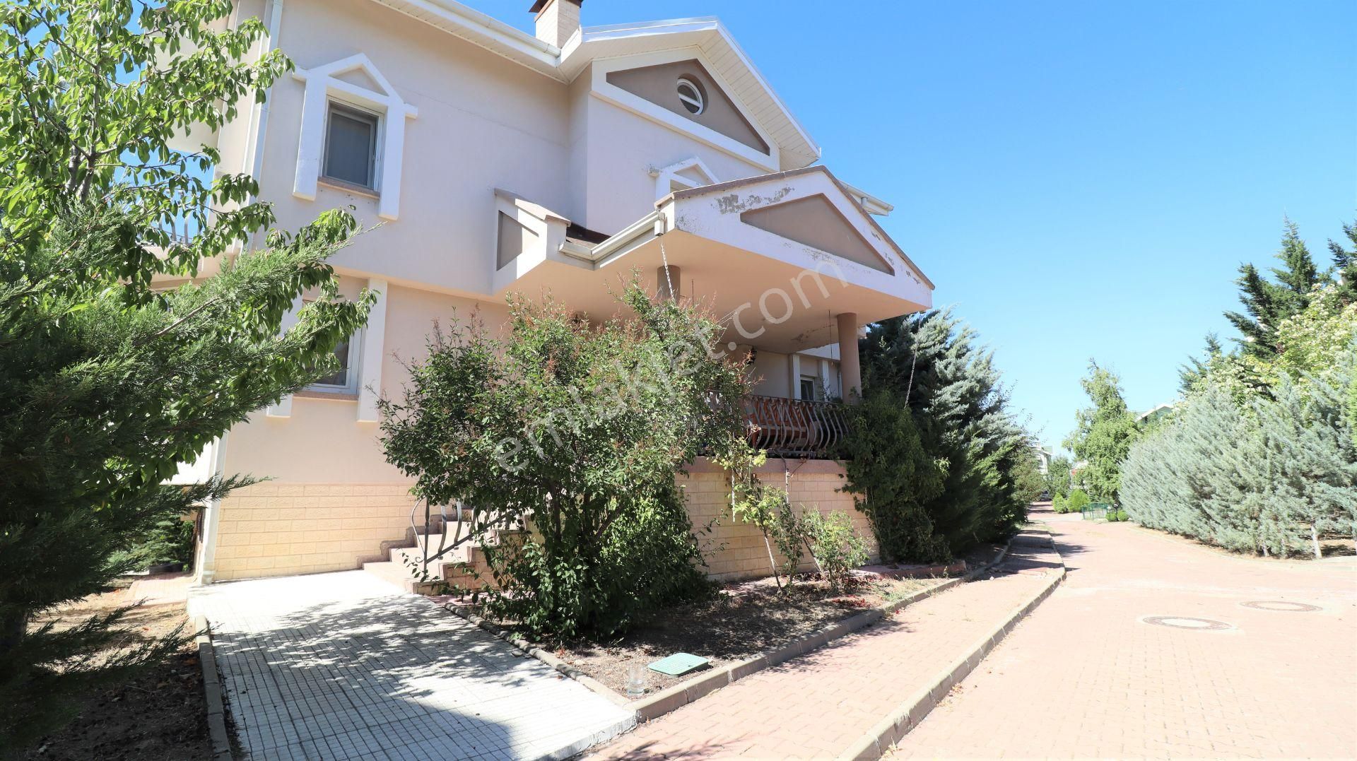 Gölbaşı Tulumtaş Kiralık Villa  312 | ÇEVREGÖL PARLEMENTLER SİTESİ 1 DE 6+2 EŞYALI KİRALIK VİLLA