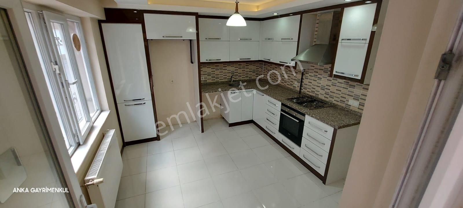 Pamukkale İstiklal Satılık Daire  İstiklal Mh. 135m2 3+1 8 Yıllık Satılık Daire