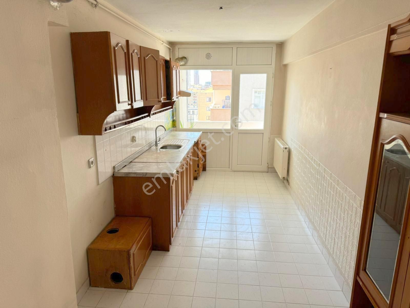 Kartal Atalar Kiralık Daire  KARTAL ATALAR MANOLYA SOKAK ARA KAT 145 M2 KİRALIK DAİRE