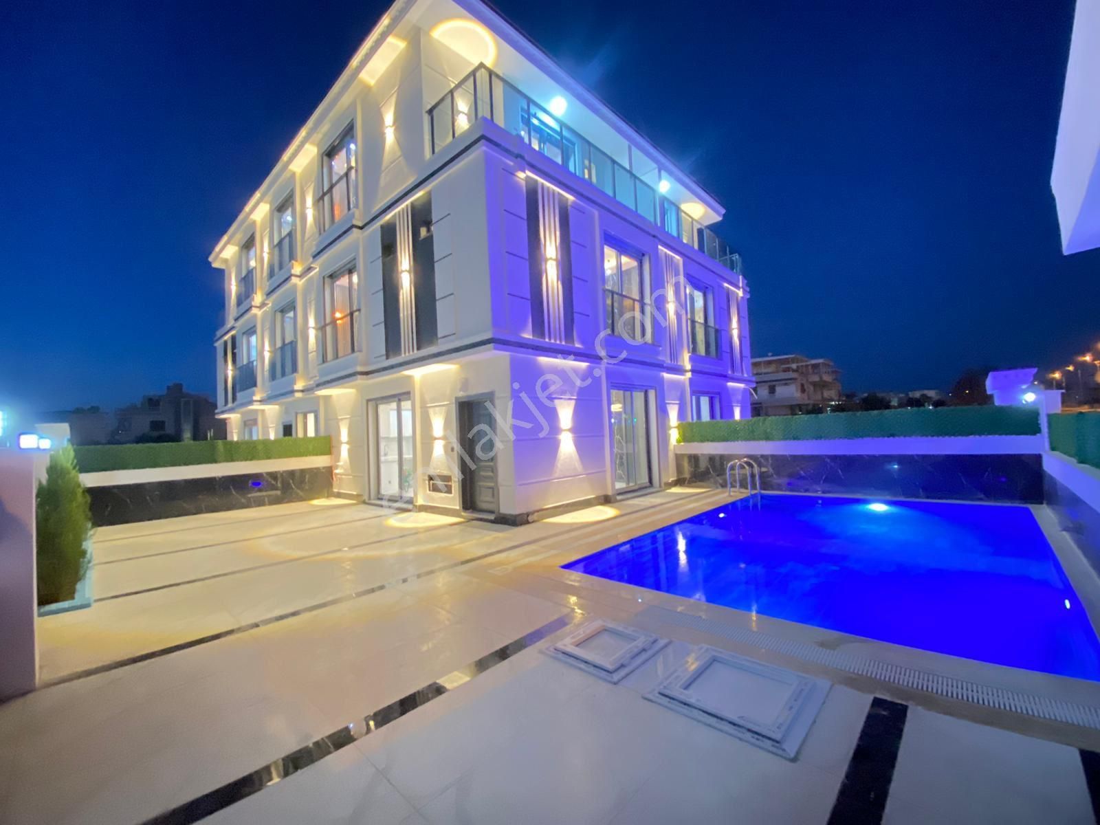 Didim Çamlık Satılık Villa DİDİM ÇAMLIK MAHALLESİNDE SATILIK 4+1 AYRI MUTFAK VİLLA!