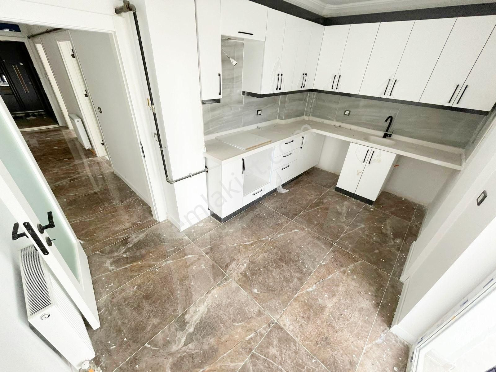Kazımoglu Gayrimenkul'den 2+1 90m2 Net Lüx Daire Fırsatı