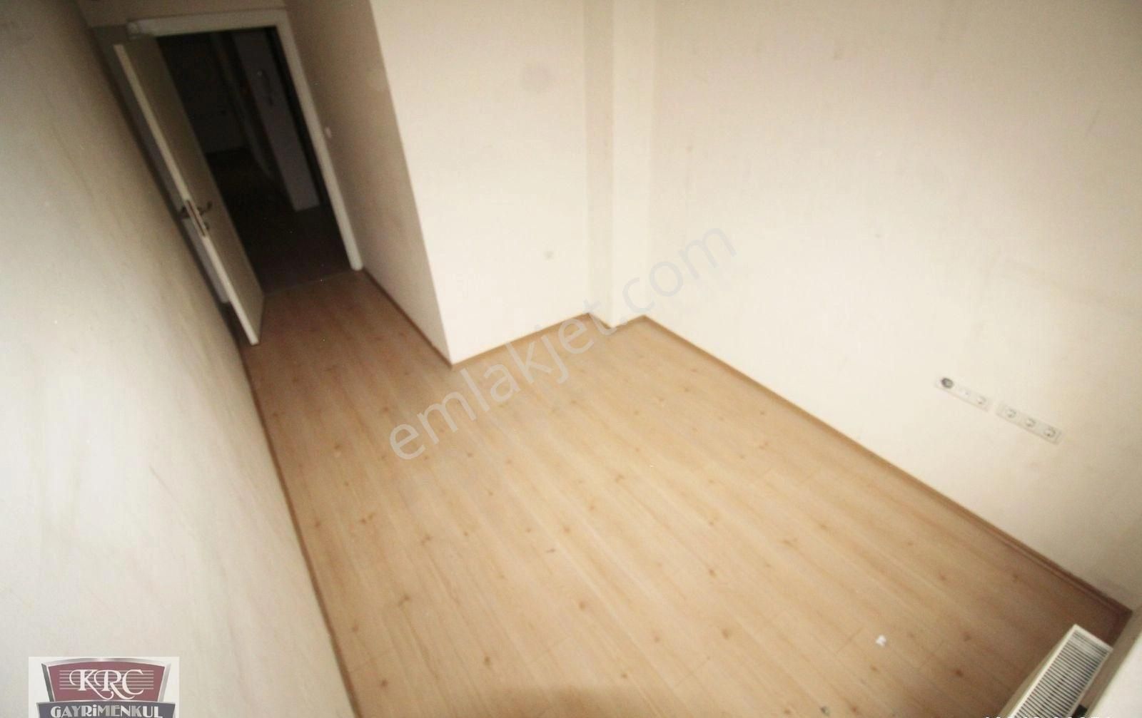 Krc'den Tıp Fakültesi Caddesinde Ofis Kullanımına Da Uygun 2+1 Kiralık - Görsel 15