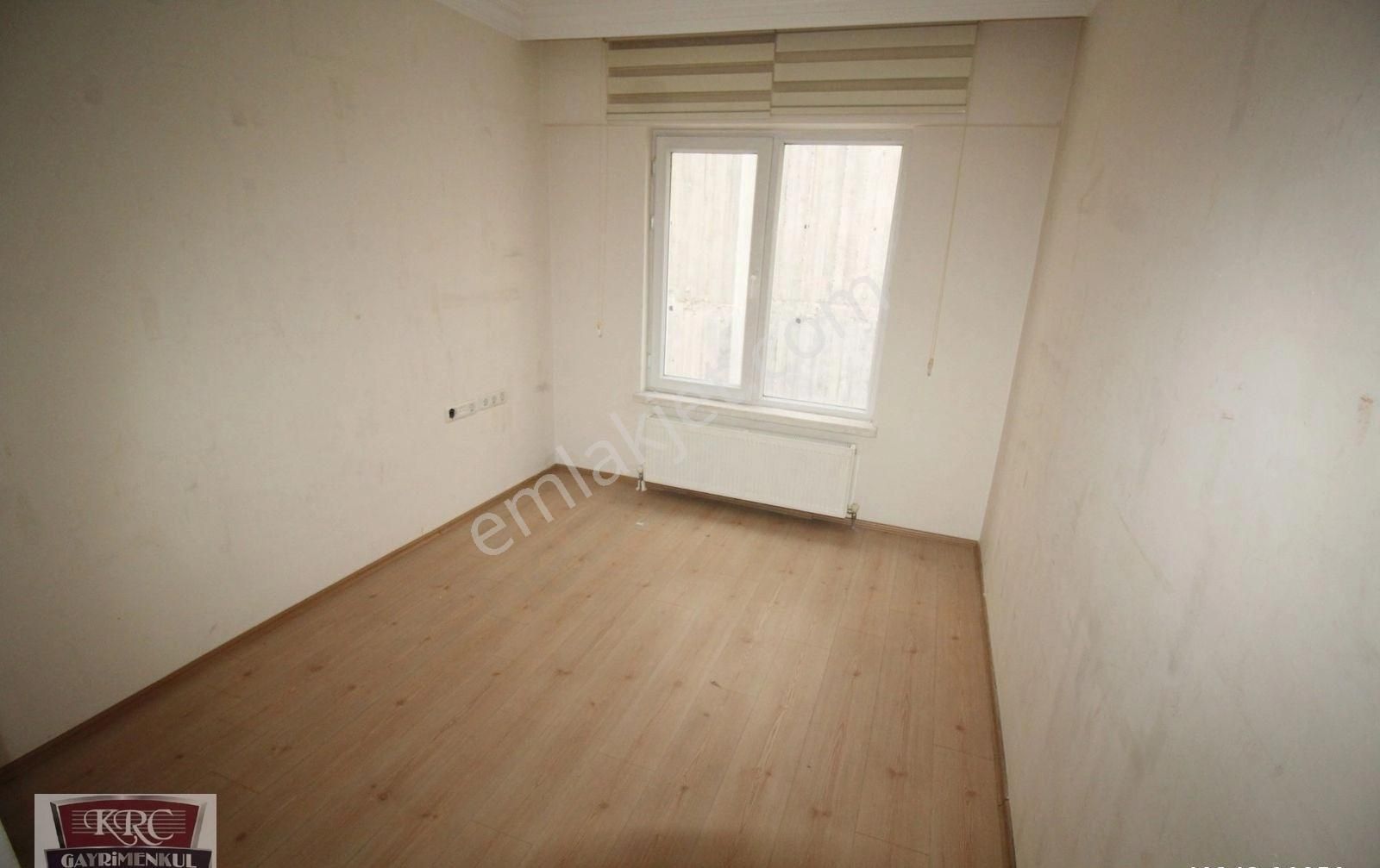 Krc'den Tıp Fakültesi Caddesinde Ofis Kullanımına Da Uygun 2+1 Kiralık - Görsel 4