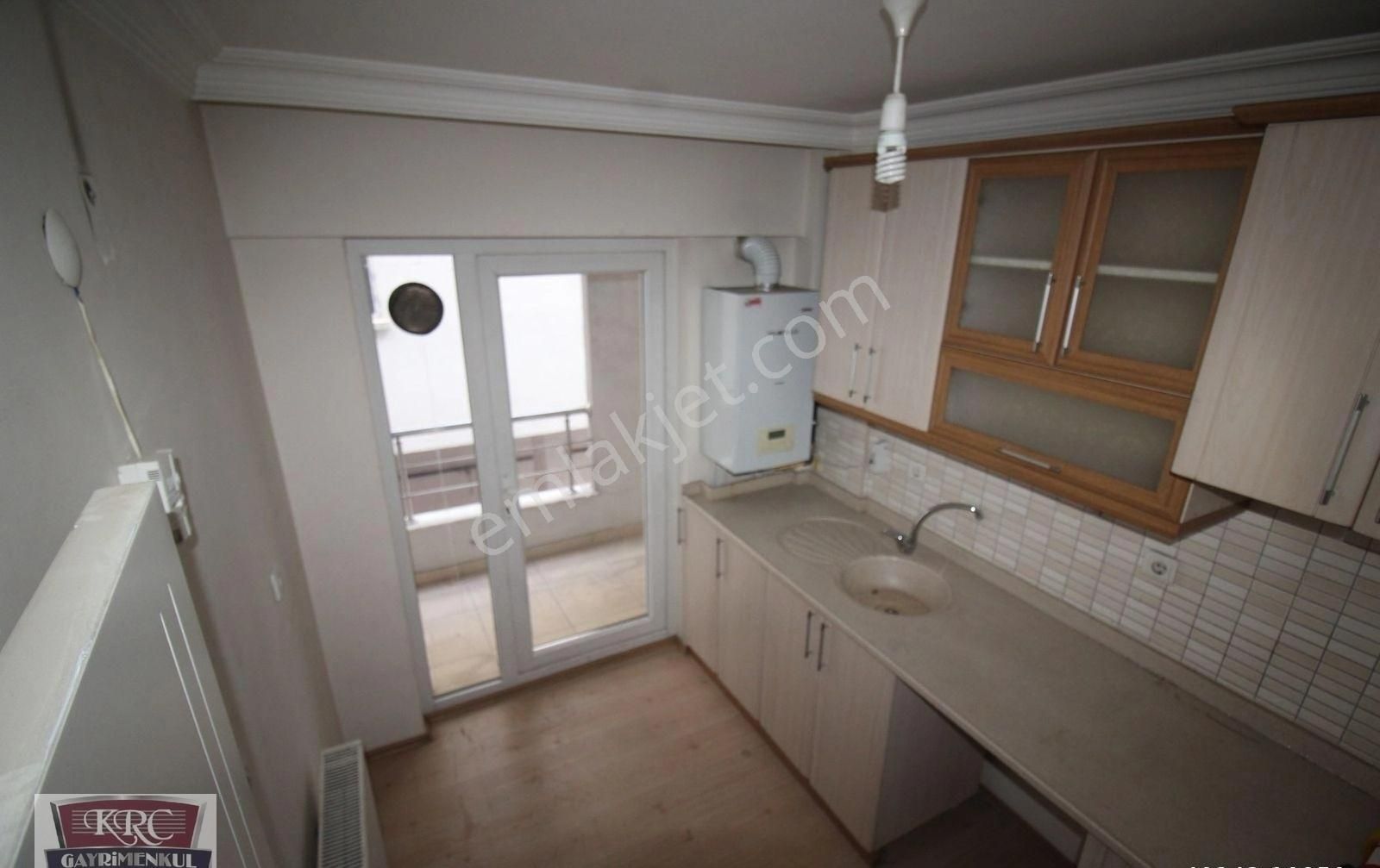 Krc'den Tıp Fakültesi Caddesinde Ofis Kullanımına Da Uygun 2+1 Kiralık - Görsel 6