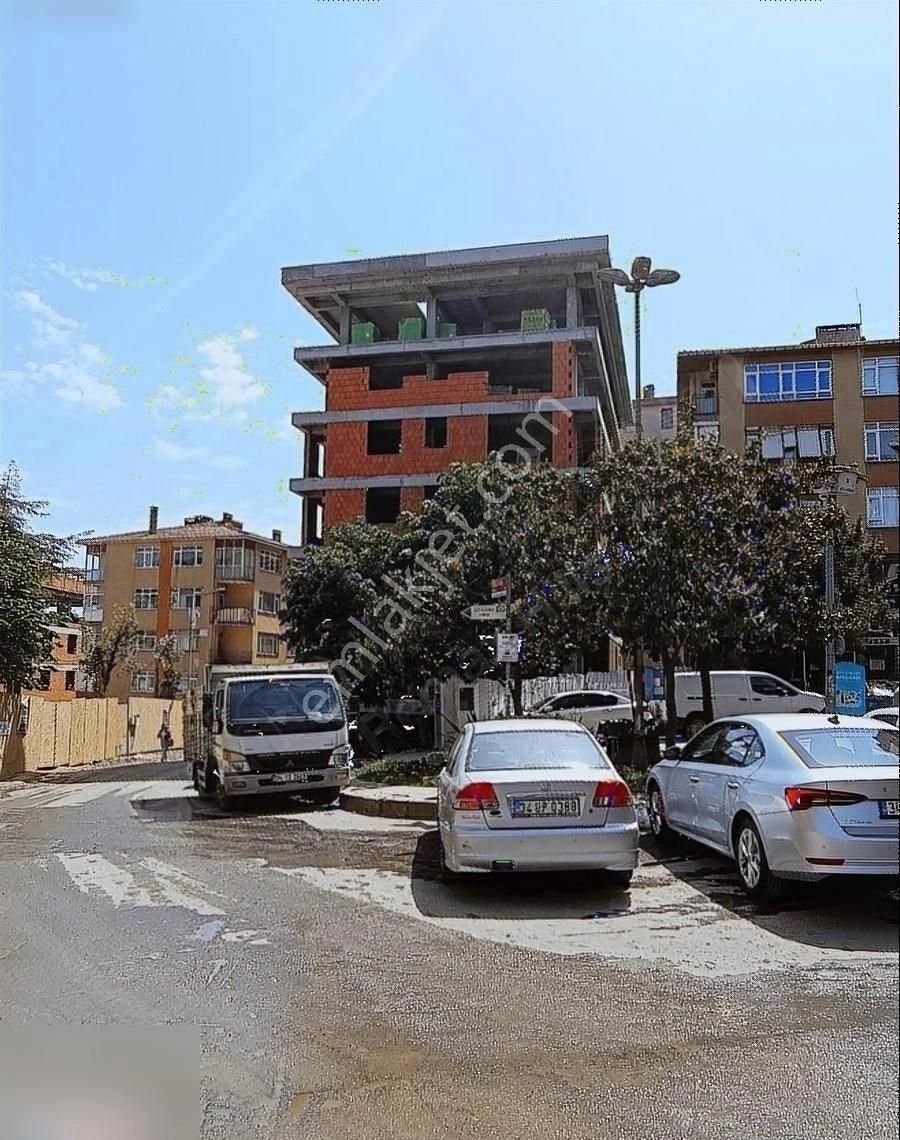 Beşiktaş Dikilitaş Satılık Daire EMİRHAN CADDESİ YENİ BİNA 1+1 LÜKS DAİRE