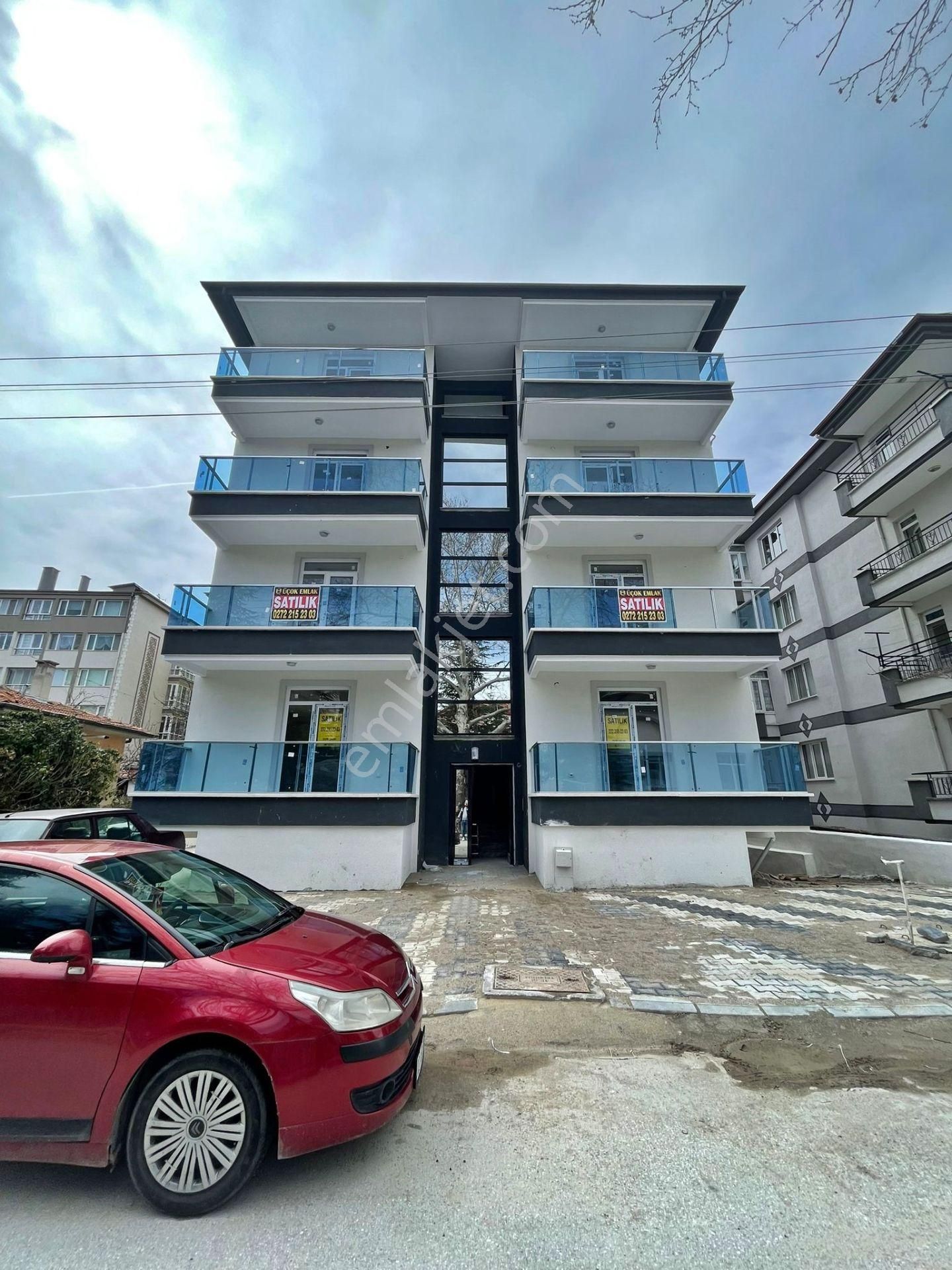 Afyon Üçok Emlaktan İstiklal Mah Da Satılık Sıfır Lüks Daireler