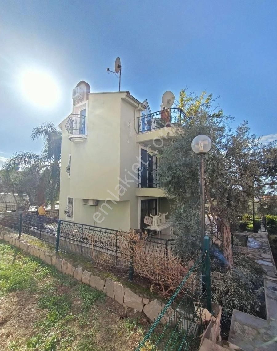 Kuşadası Değirmendere Satılık Villa MANOR'DAN KUŞADASI YAVANSUDA KÖŞE KONUM 5+1 VİLLA