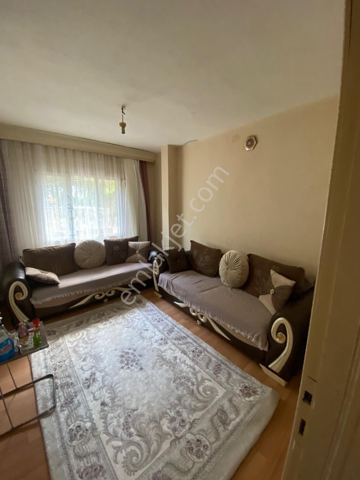 Turgutlu Selvilitepe Satılık Daire SELVİTEPE ZAMABAK SOKAKTA ACİL SATILIK DAİRE