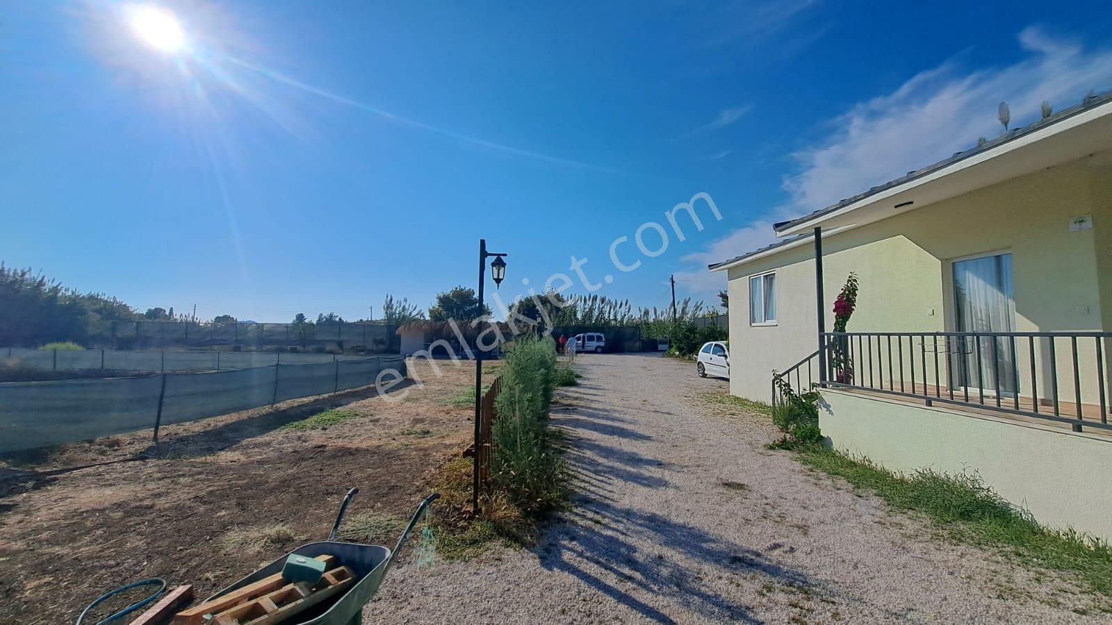 Stop’tan Foça’da 1+1 Bungalov Eşyalı Kiralık Elektrik Ve Su Ücretsiz - Görsel 8