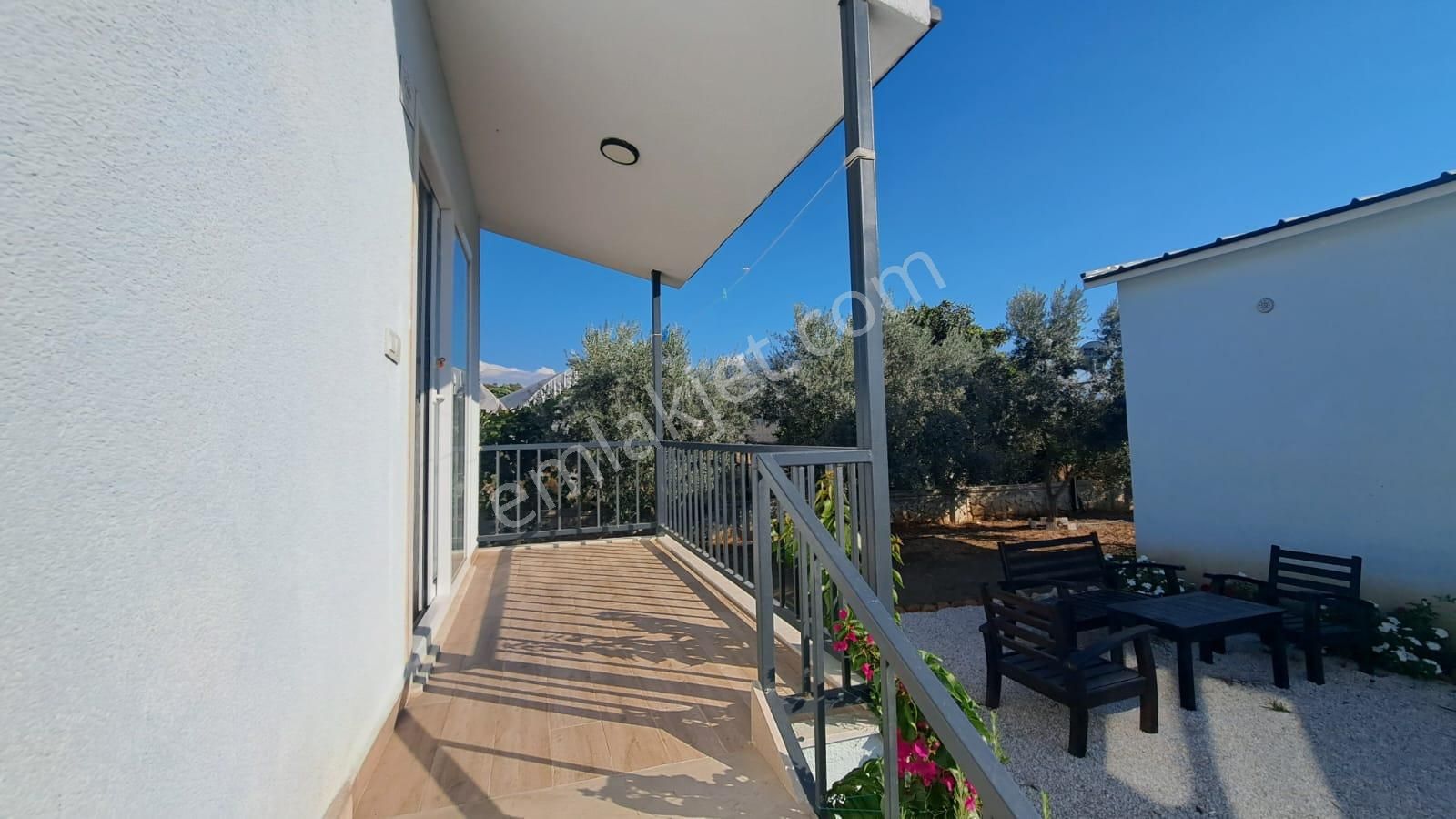 Stop’tan Foça’da 1+1 Bungalov Eşyalı Kiralık Elektrik Ve Su Ücretsiz - Görsel 6