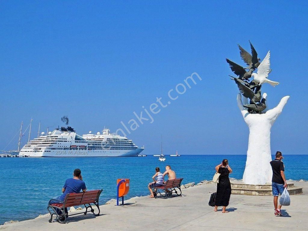 Şok Bir Fiyat Kuşadası Sahilinde Deniz Manzaralı Kıymetli Daire