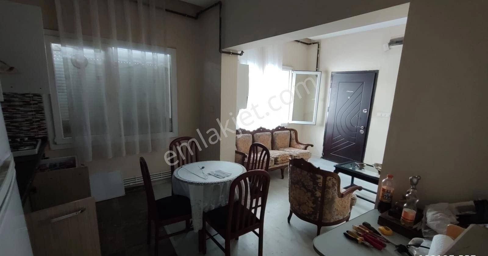 Balçova Eğitim Kiralık Daire EĞİTİM MAHALLESİNDE 80M2 2+1 YÜKSEK GİRİŞ EŞYALI KİRALIK DAİRE