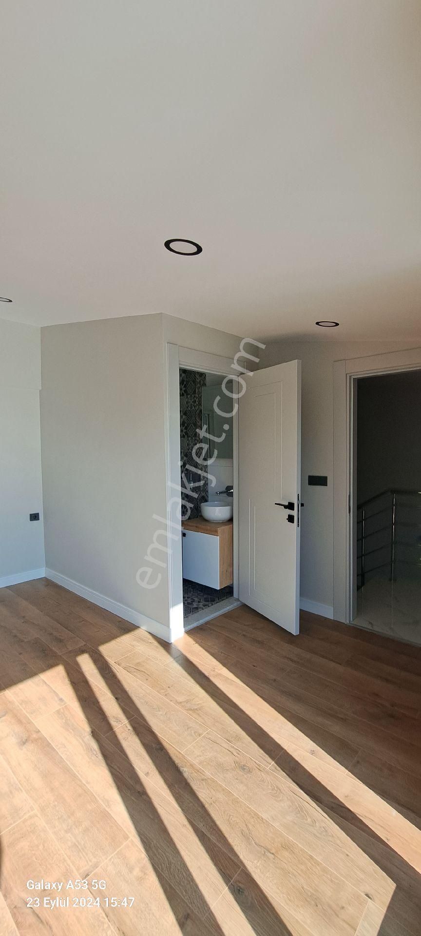 Bornova Atatürk Te Satılık 4+1 Lüks Tribleks Villalar - Görsel 25