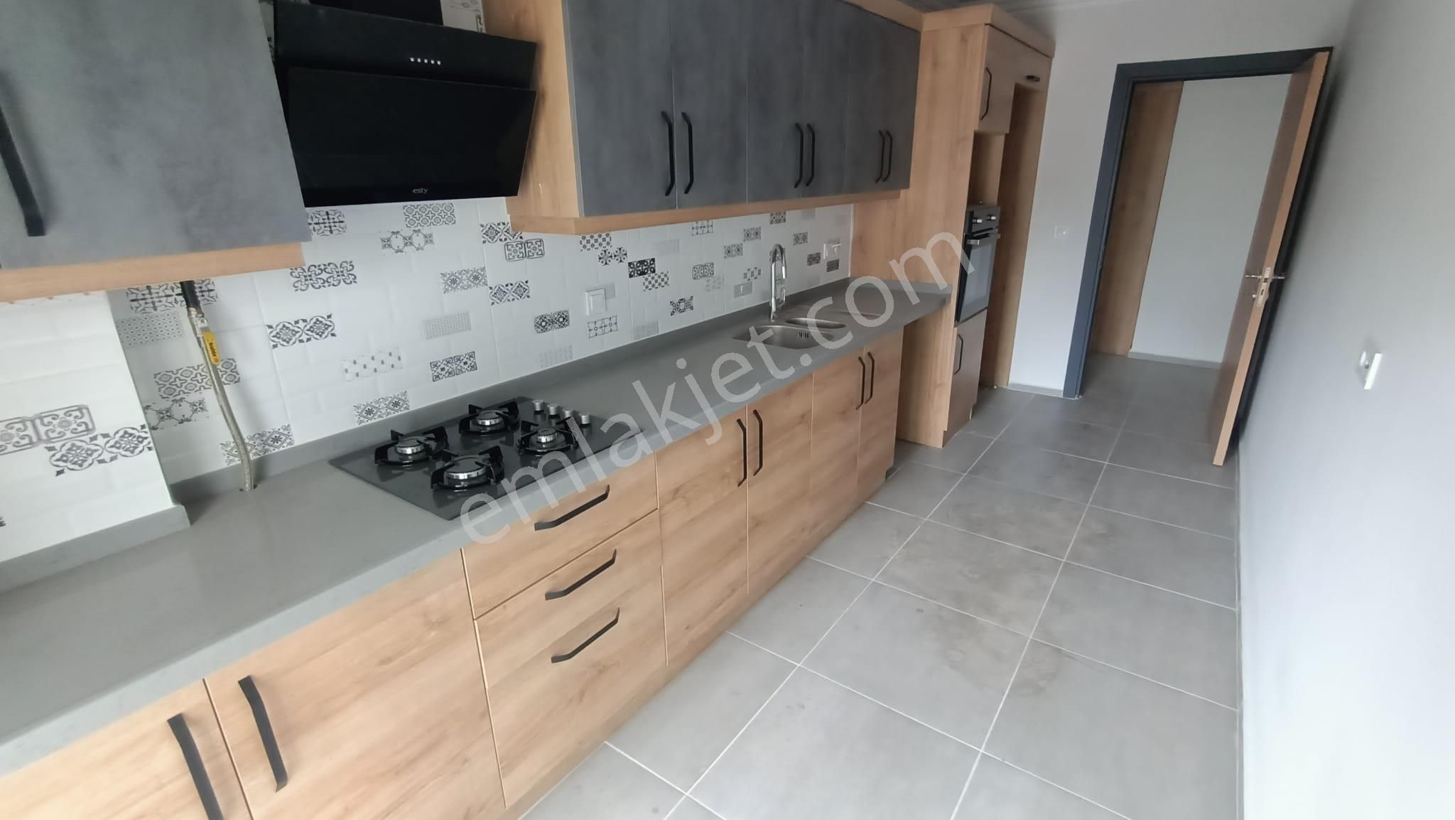 Menemen Kemal Atatürk Kiralık Daire  HERŞEYİ İLE HAZIR GENİŞ 3+1 ÇİFT BANYOLU DOĞALGAZLI SIFIR DAİRE