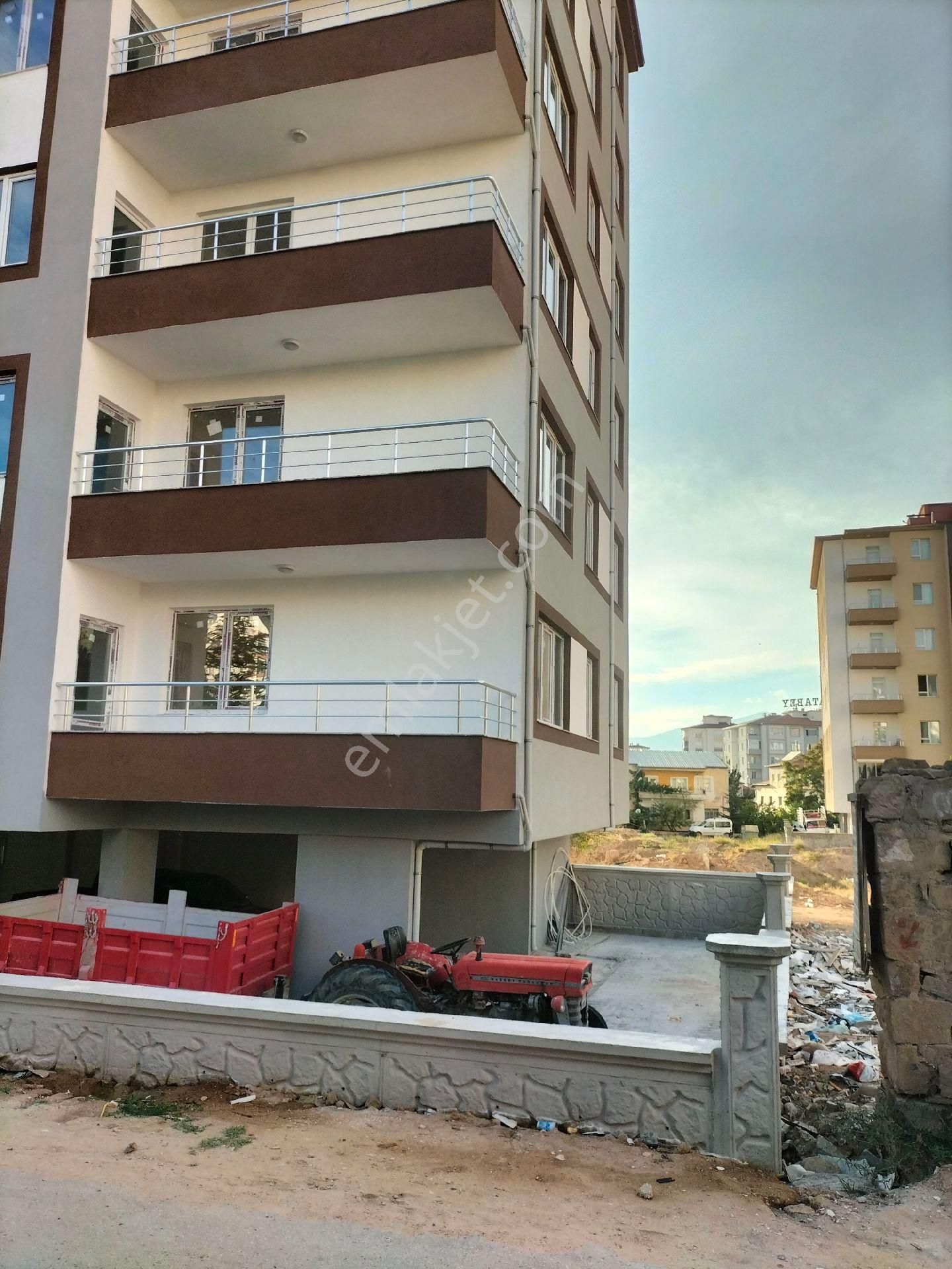 Niğde Merkez İlhanlı Satılık Daire GÜRBÜZ GAYRİMENKUL EMLAK'TAN (2+1)SATILIK DAİRE