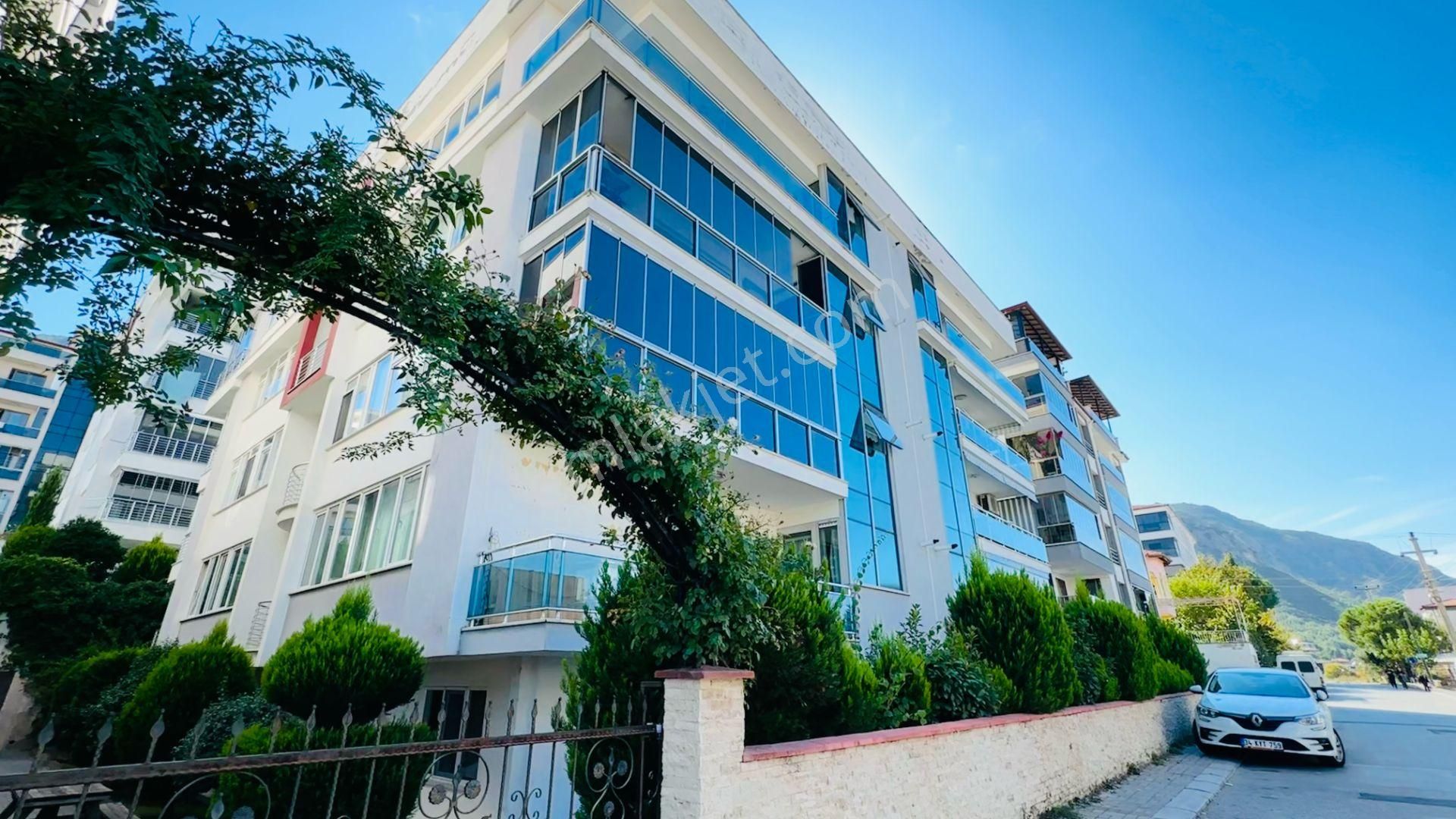 Pamukkale Kervansaray Satılık Daire  BAĞBAŞI YENİYOLDA 4,5+1 / 220M² SATILIK DAİRE