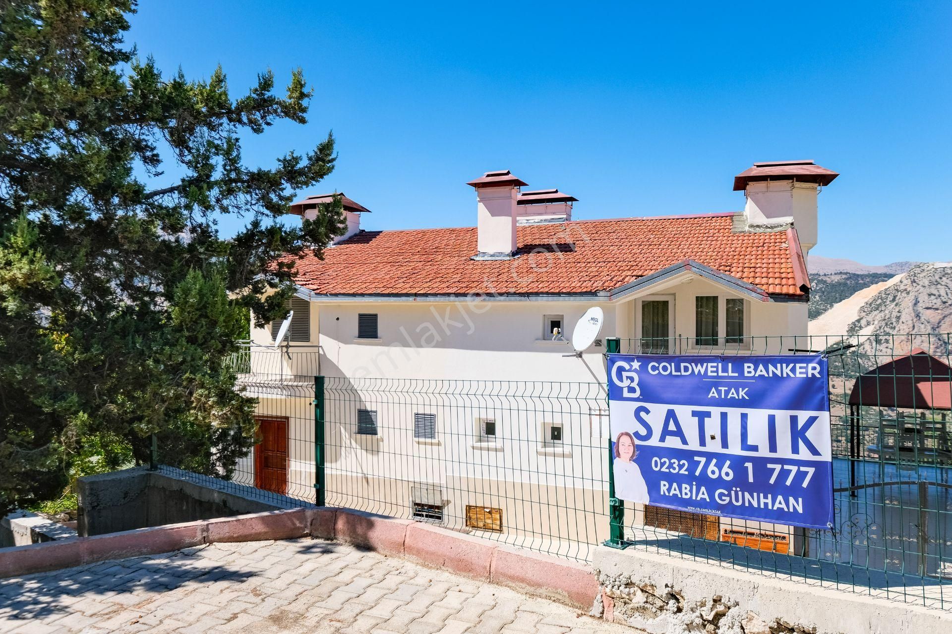 Konyaaltı Geyikbayırı Satılık Villa  Antalya Geyikbayırı'nda Site İçi Satılık Villa