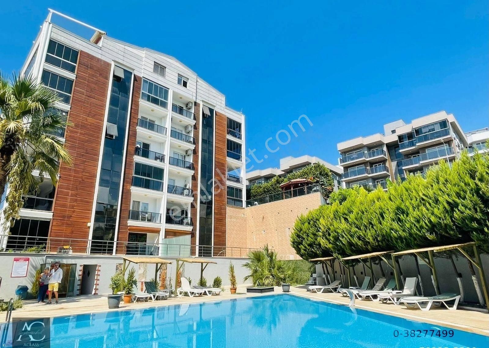 Kuşadası İkiçeşmelik Satılık Daire MERKEZDE-HAVUZ-GUVENLIK-PEYZAJ-(DOĞALGAZLI)-KAPALI OTOPARK-LÜX -1+1-FIRSAT DAİRE