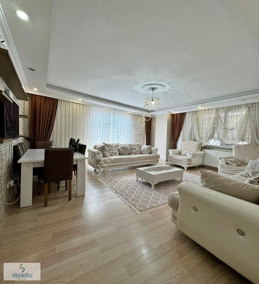 Esenyurt Atatürk Satılık Daire OLCAYLAR DORUK KENT SİTESİNDE 2.KAT'TA 3+1 140m2 ACİL SATILIK