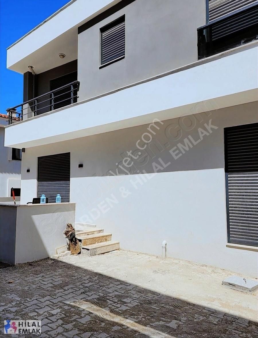 Çeşme Dalyan Satılık Yazlık Çeşme Dalyan'da 2 katlı yeni binada 1.5 + 1 Daire