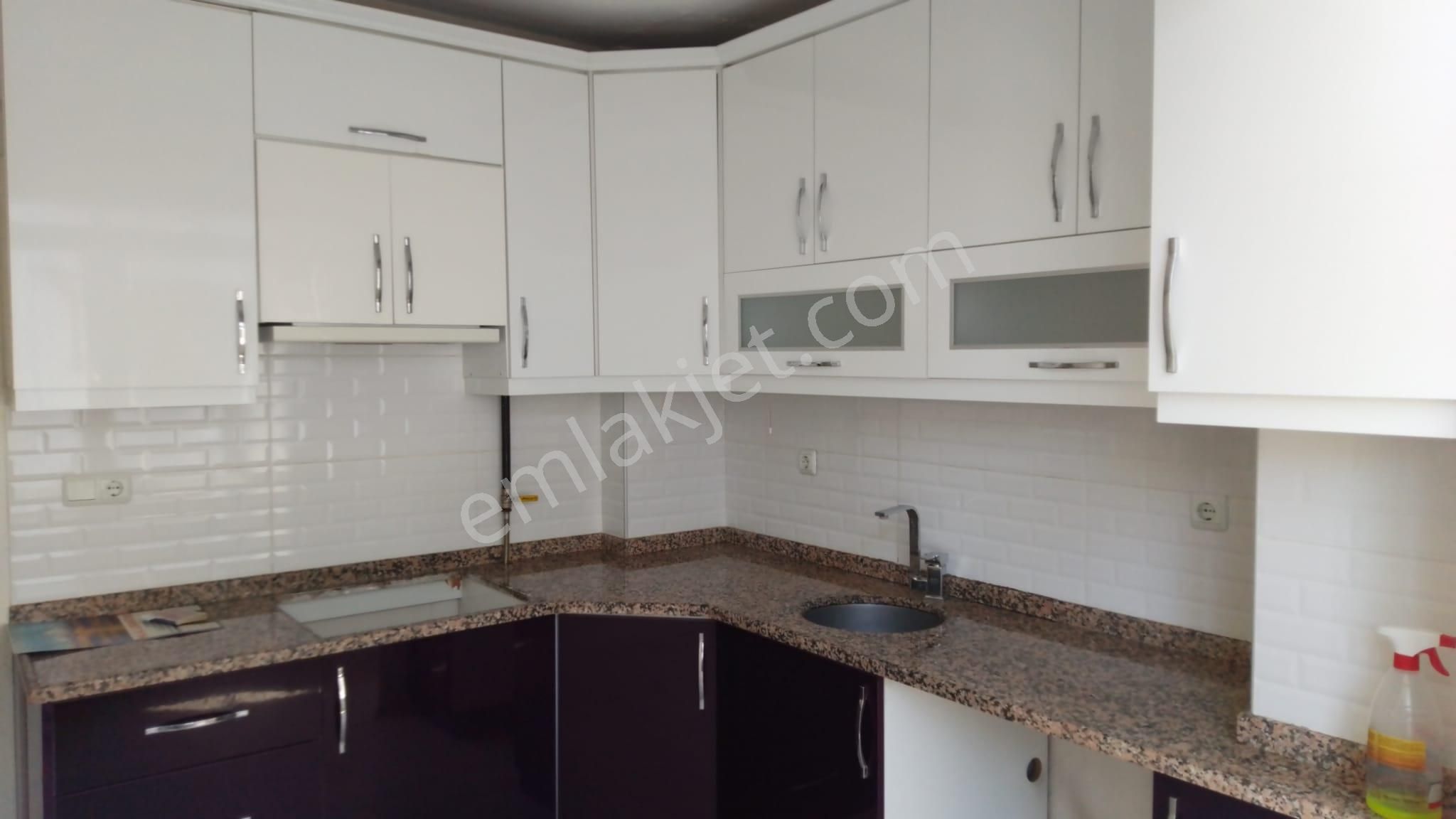 Gemlik İstiklal Cad.üzeri Kiralık Daire 3+1 Arakat Merkezi Yerde Sahile Yakın - Görsel 2