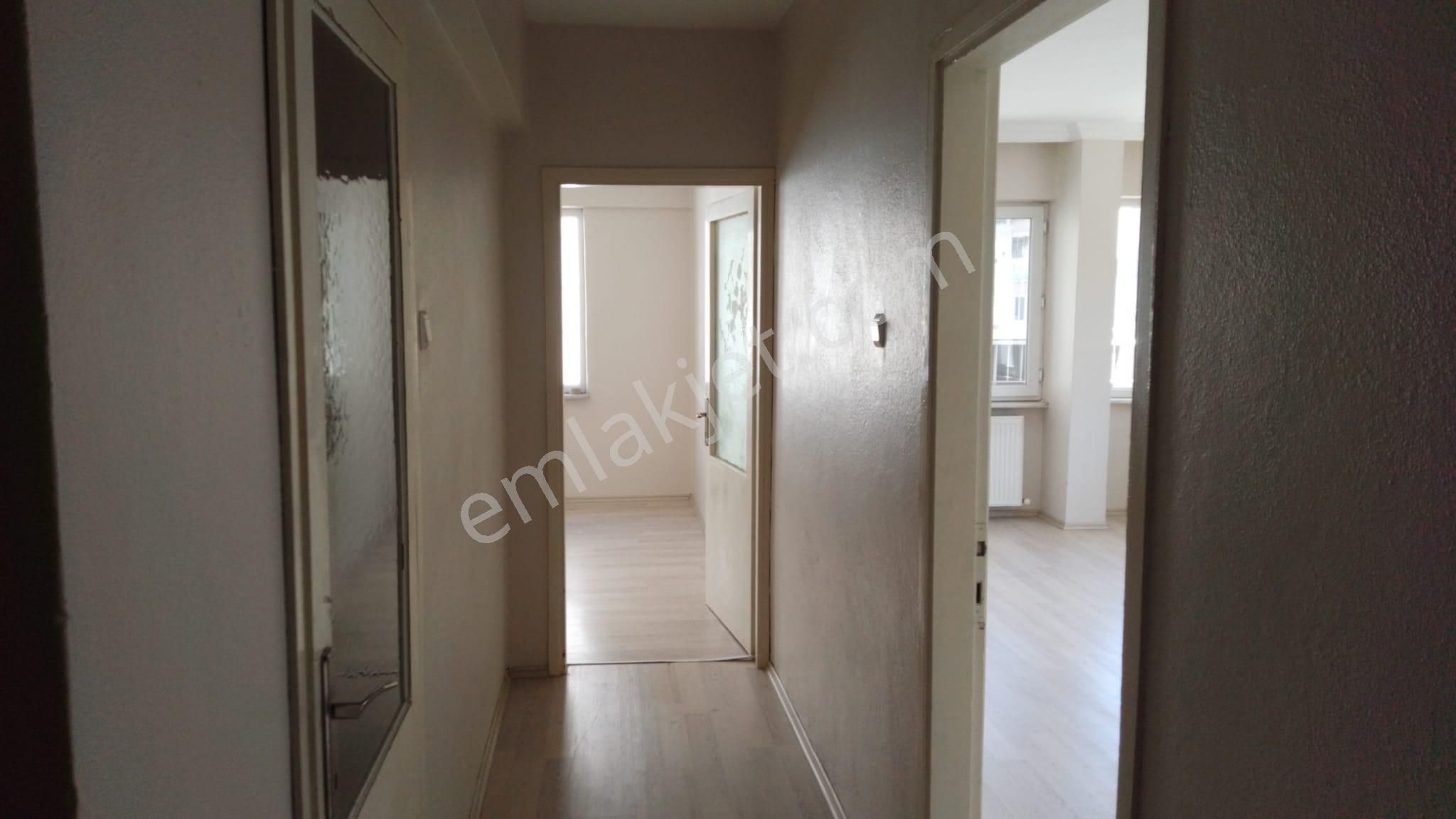 Gemlik İstiklal Cad.üzeri Kiralık Daire 3+1 Arakat Merkezi Yerde Sahile Yakın - Görsel 6