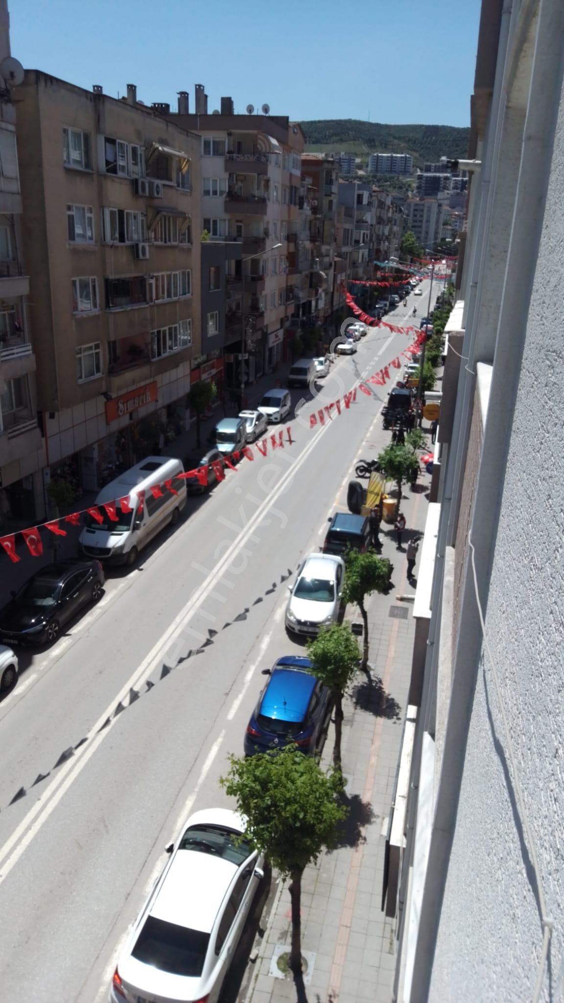 Gemlik İstiklal Cad.üzeri Kiralık Daire 3+1 Arakat Merkezi Yerde Sahile Yakın - Görsel 14