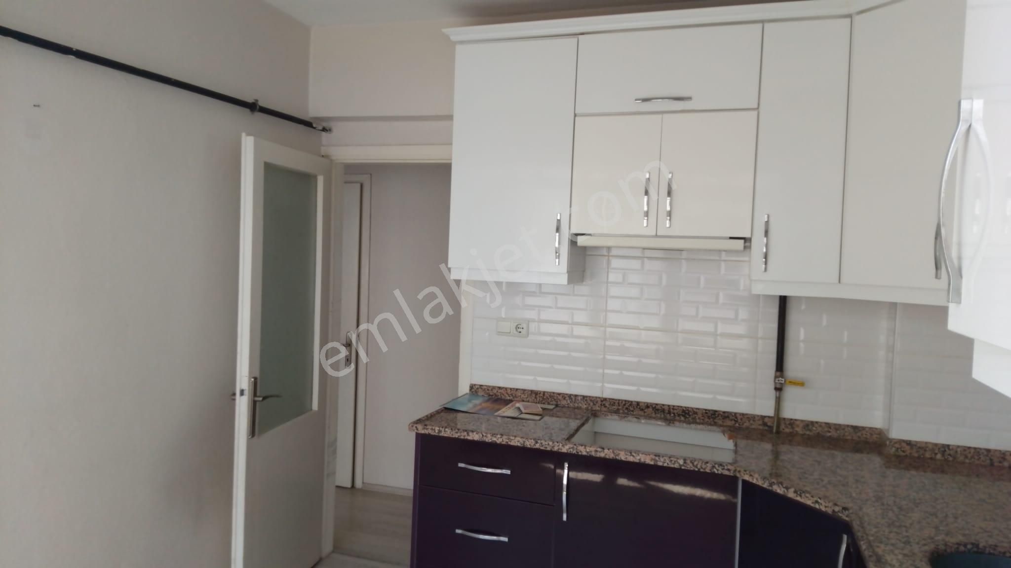 Gemlik İstiklal Cad.üzeri Kiralık Daire 3+1 Arakat Merkezi Yerde Sahile Yakın - Görsel 4
