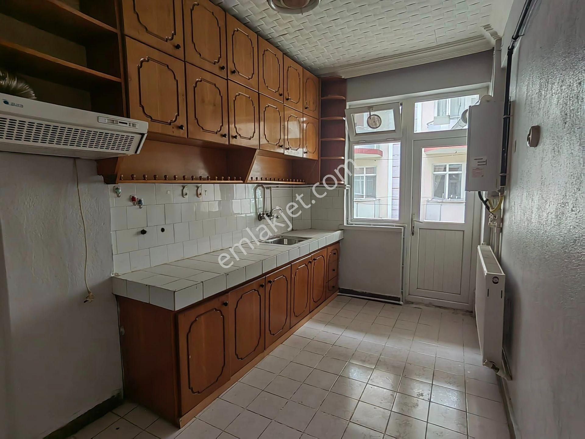 Akşehir Altunkalem Kiralık Daire  NASREDDİN EMLAK TAN  ALTUNKALEMDE  KİRALIK DAİRE