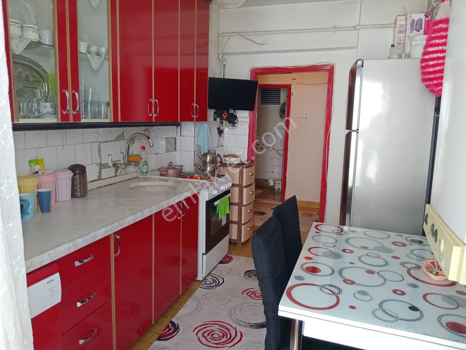 Sincan Mareşal Çakmak Satılık Daire  SİNCAN MAREŞAL ÇAKMAK MH. 3+1 ARA KAT ULAŞIMA YAKIN DAİRE