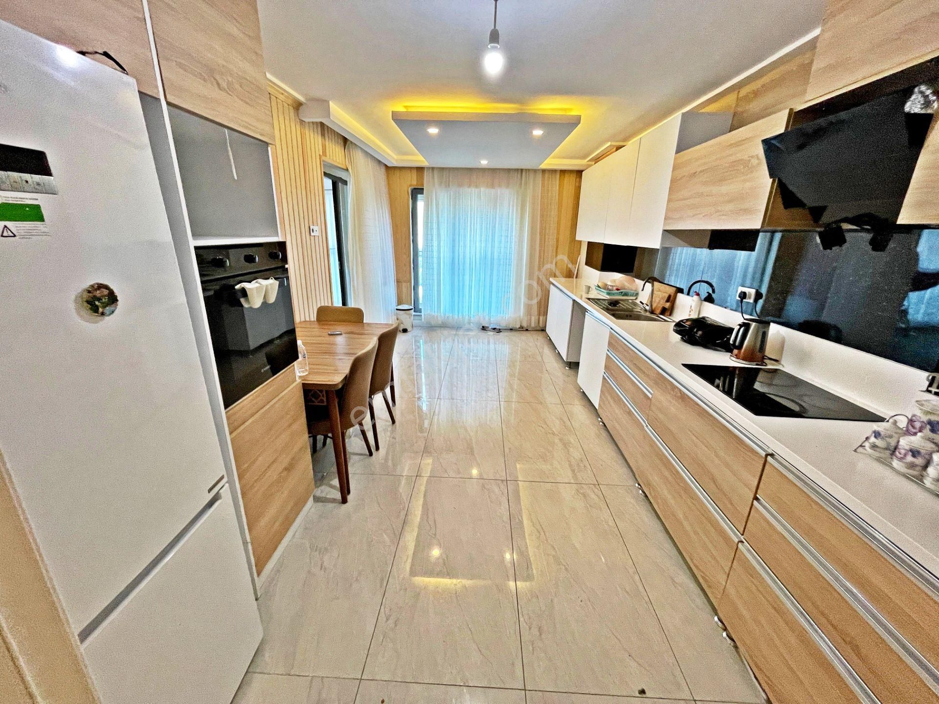 Keçiören Yükseltepe Satılık Daire  YÜKSELTEPEDE 230 M2 5+1 SİTE İÇİ İSKANLI DAİRE