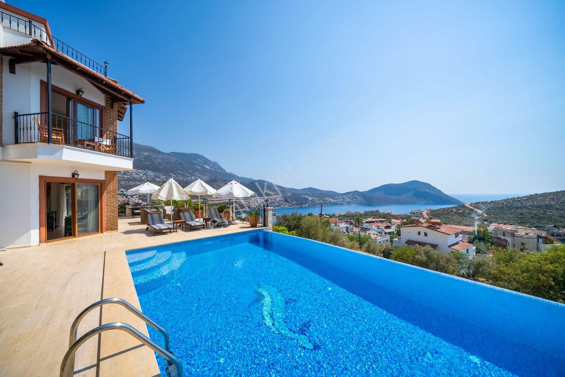 Kaş Kalkan Satılık Villa  KALKAN KALAMAR'DA 3+1 DENİZ MANZARALI VİLLA