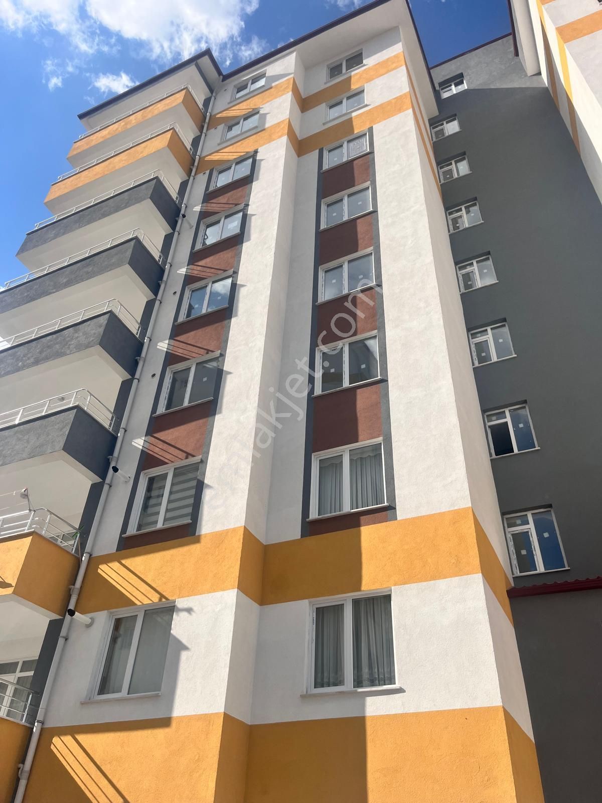 Yozgat Sorgun Aydınlık Evler Mah Erol Emlaktan Satılık 3+1 Daire
