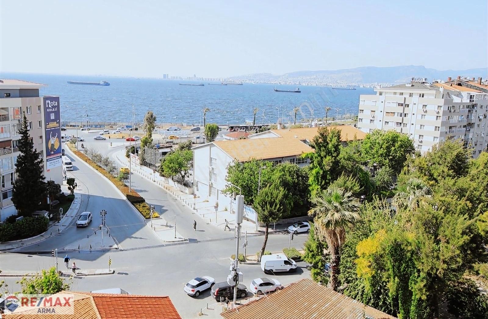 Konak Barbaros Satılık Daire İzmir Karataş'ta Deniz Manzaralı 2+1_90m²Satılık Daire