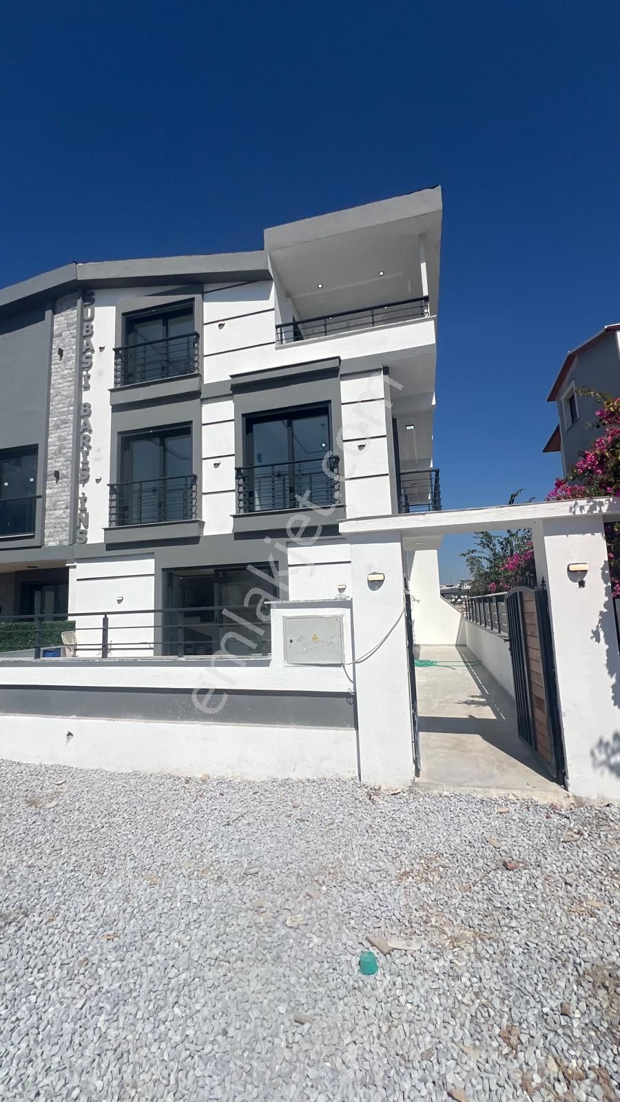 Didim Hisar Satılık Villa Yuvakur Emlaktan Didim Hisar Mahallesinde 3+1 Havuzlu Villa