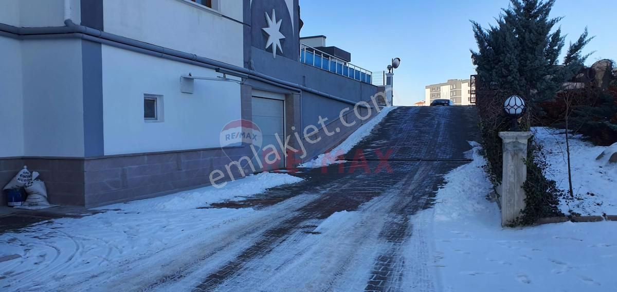 Bağlıca'da Satılık - Çift Teraslı, Şömineli 6+1 Dublex Daire - Görsel 9