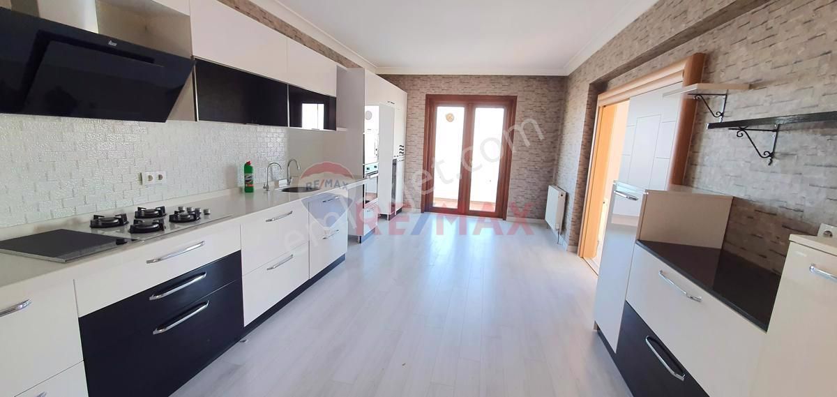 Bağlıca'da Satılık - Çift Teraslı, Şömineli 6+1 Dublex Daire - Görsel 12