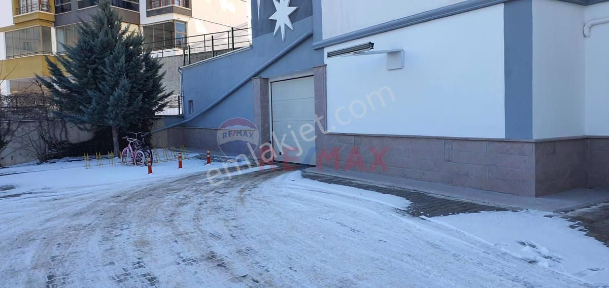 Bağlıca'da Satılık - Çift Teraslı, Şömineli 6+1 Dublex Daire - Görsel 8